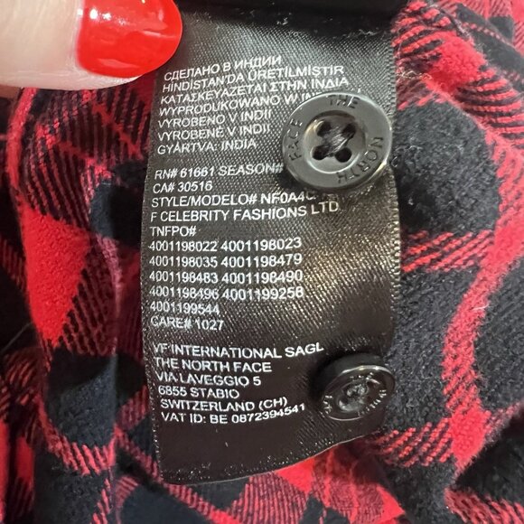 The North Face Men’s Red Plaid Flannel Shirt Size Large Buttons 100% Cotton - Picture 15 of 15